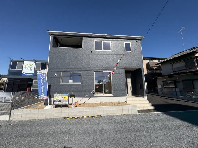 【Cradle Garden】壬生町幸町 第5 限定1邸の外観|〇今からご覧いただけます〇
南道路に面した日当たり良好な立地です。カースペースはうれしい並列2台♪
まずはお気軽に物件担当会社の弊社にお問合せください！
※2025年11月撮影