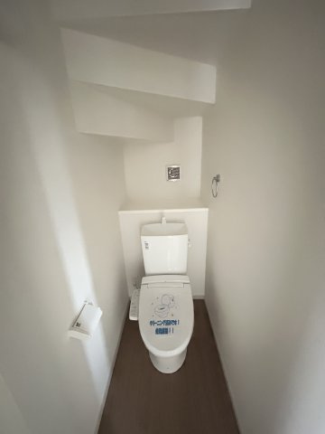 【LGARE】下都賀郡壬生町 40期 全2区画の浴室|○浴室○
ベンチ付きの浴槽で、気軽に半身浴。浴室乾燥機も標準で付いています。雨の日のお洗濯や、ヒートショック対策にも◎
※2025年10月撮影