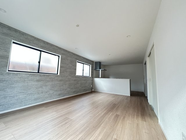 【LGARE】下都賀郡壬生町 40期 全2区画の居間・リビング|〇LDK18帖〇
家族団らんがしやすい縦長リビング。長方形の間取りは家具の配置がやりやすくインテリアコーディネートがしやすいですね♪
