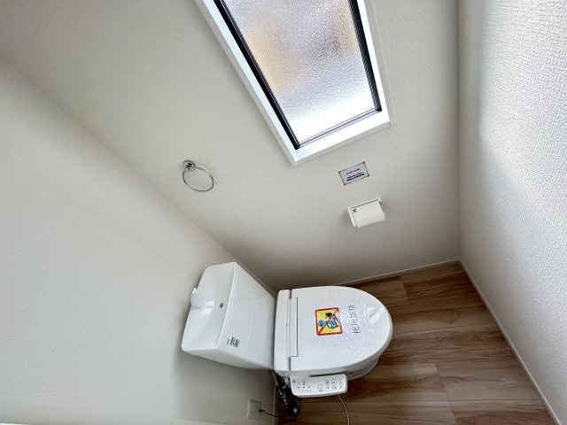 【LGARE】下都賀郡壬生町 40期 全2区画のトイレ|○トイレ○
何時でも清潔に保ちやすく、快適機能がいっぱいの使いやすさにこだわった節水型トイレです。				
※2025年10月撮影