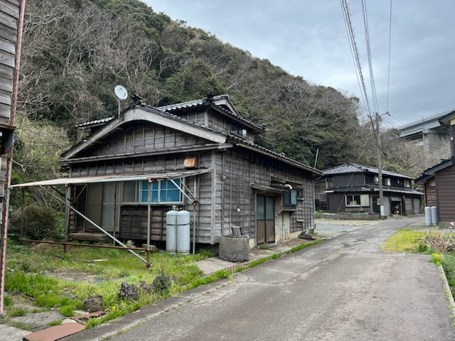 米山町　中古住宅の前面道路含む現地写真|外観②