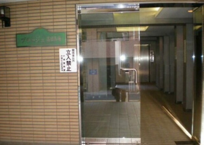 【エントランス】 | プラージュ高田馬場 | 落ち着いたエントランスです