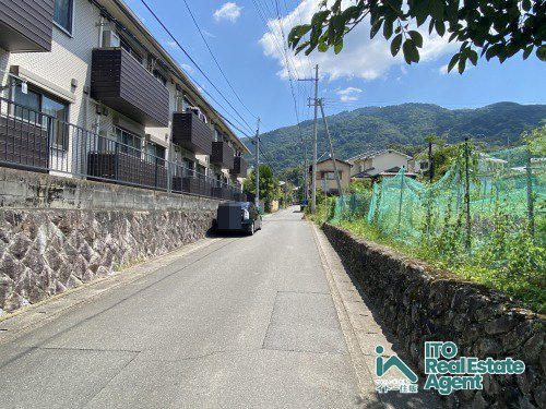 上高野奥小森町 土地(3号地)の前面道路含む現地写真