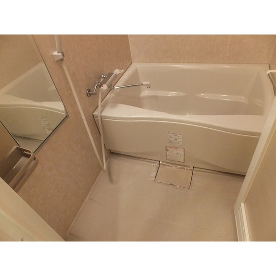 サン・ルミエールの浴室|落ち着いた空間のお風呂です