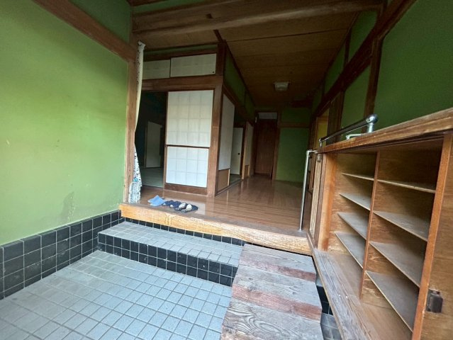 神栖市奥野谷　中古戸建の玄関