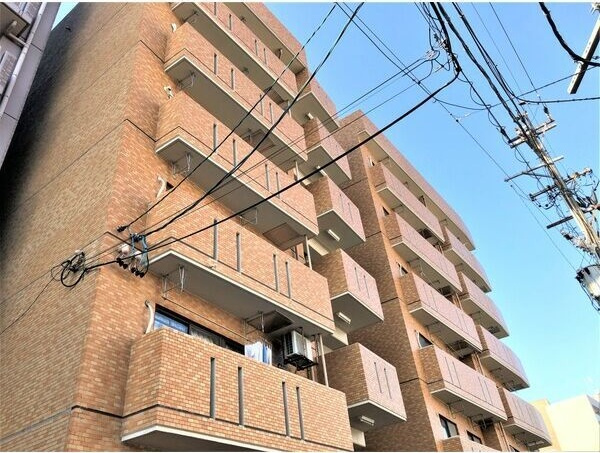 山伝マンションの外観