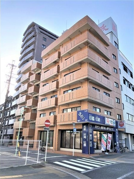 山伝マンションの外観