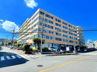 【外観】 | 鷺沼東急アパート | ◆管理体制良好なマンションです。清潔感のあるエントランスに開放感のある住環境。
