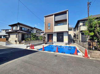 【前面道路含む現地写真】