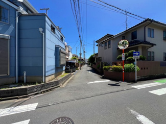 【前面道路含む現地写真】