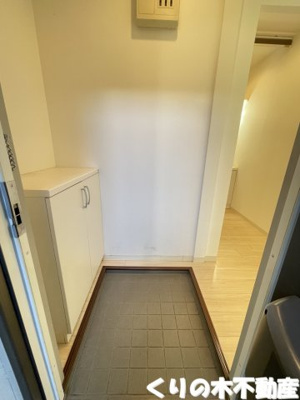 【玄関】 | サンガーデンひあさB棟 | 明るい玄関です