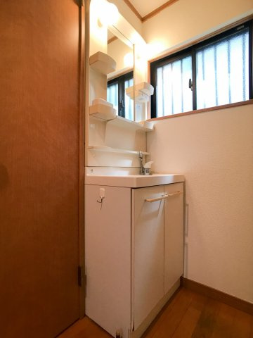 ディ・ルーナの独立洗面台|独立洗面台あり、毎朝おしゃれに忙しい女性の方におすすめです