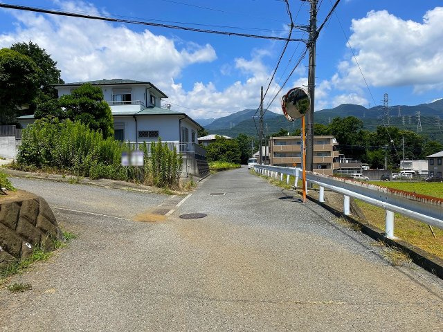 【前面道路含む現地写真】 | ◇◆秦野市東田原 売地◆◇ | 北東側約4.7m道路からは丹沢の美しい山々が遠望できます！