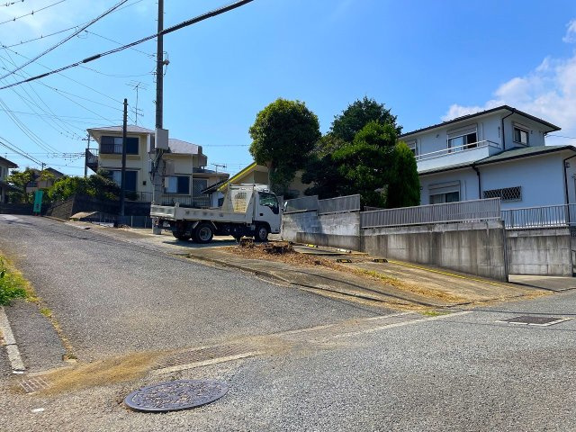 【外観】 | ◇◆秦野市東田原 売地◆◇ | 駐車5台分のスペースが確保されています。