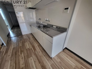 収納豊富な作業スペースありの人気のキッチン