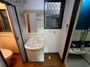 独立洗面化粧台付きでおすすめです！
