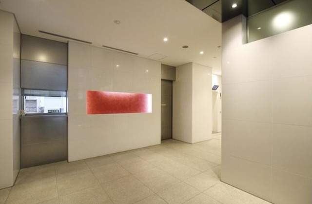 コンフォリア三田EASTのエントランス