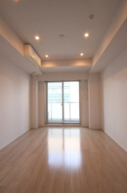 コンフォリア三田EASTの居間・リビング