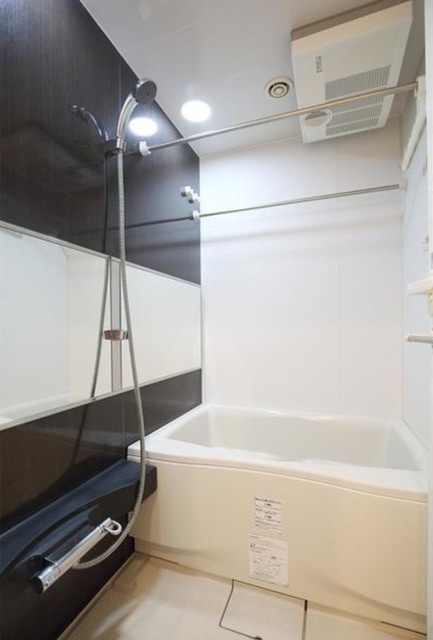 コンフォリア三田EASTの浴室