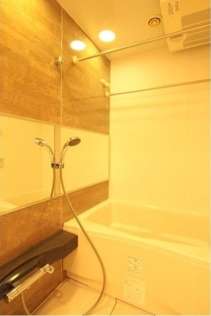 コンフォリア三田EASTの浴室