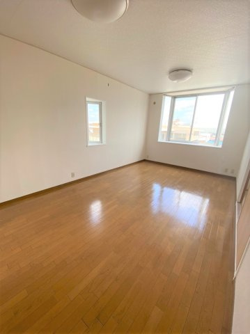 東急ドエル南浦和ビレジの居間・リビング|ゆったりとした居間です