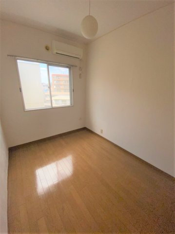 東急ドエル南浦和ビレジの居間・リビング|ゆったりとした居間です