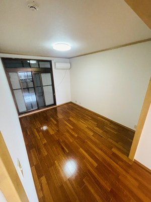 橋本アパートの洋室