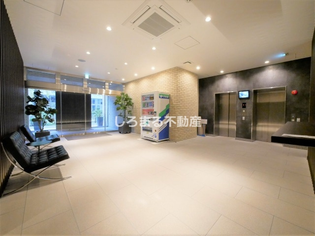 ハビテ靱センターコートのロビー