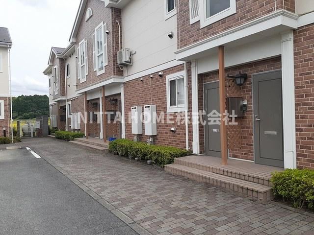 フロレスタ　Ⅱのエントランス|たっぷり収納できるシューズボックス★