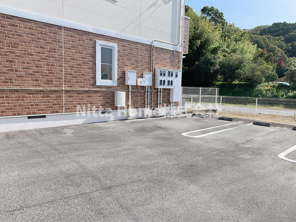 フロレスタ　Ⅱの駐車場|敷地内に駐車場も完備◎