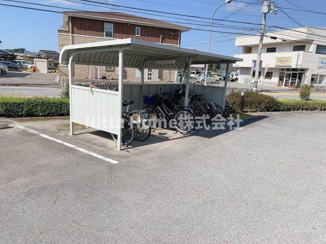 フロレスタ　Ⅱのその他共用部分|屋根付きの駐輪場は無料です(^^♪