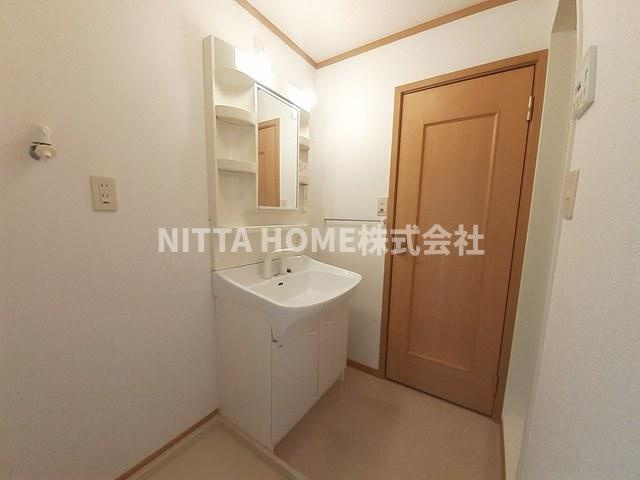 フロレスタ　Ⅱの洗面所|シャワー付き洗面台です!!