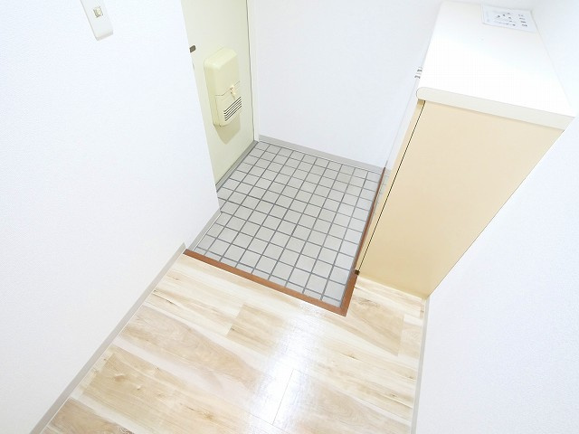 フォルムあやめ池の玄関