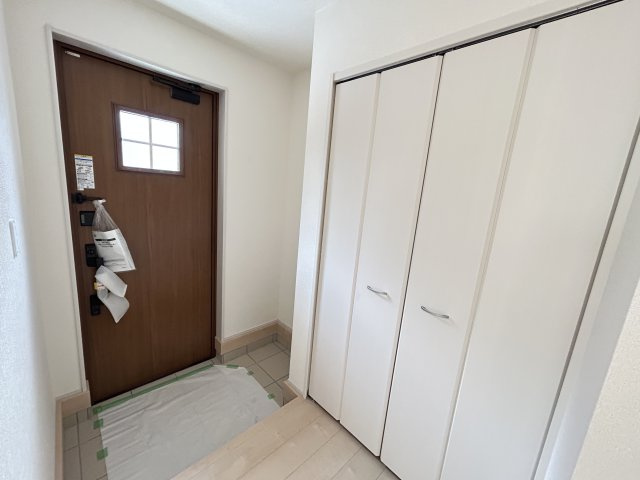 【LiveleGarden】宇都宮今宮 第5 全3邸の玄関|〇3号棟玄関ポーチ〇
モニター付きインターフォンが備え付けられていますので、お子様だけのお留守番も安心です。
※2025年8月撮影