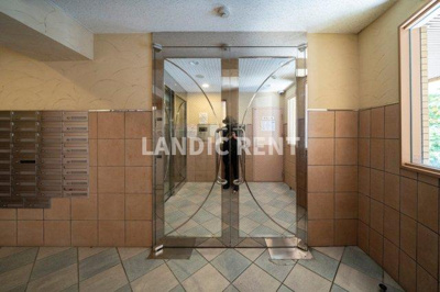 【エントランス】 | アイ・セレブ大博通り