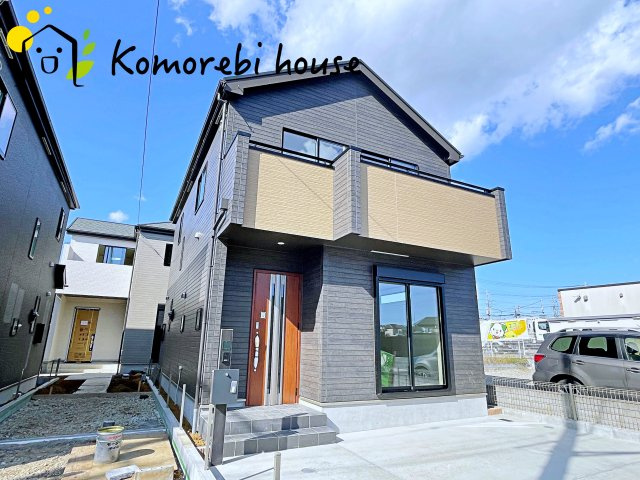 さいたま市北区吉野町2丁目192番11　新築一戸建て　Eの外観|シックでかっこいい印象の外観です♪
空に映えるどっしり構えた物件です！