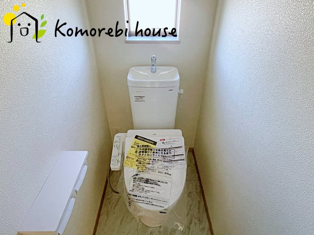 さいたま市北区吉野町2丁目192番11　新築一戸建て　Eのトイレ|朝の争奪戦もこれで解決！
1階2階それぞれお手洗いがございます♪