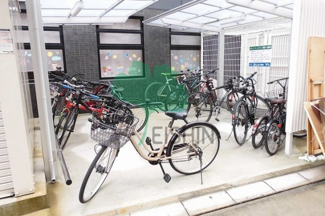 レキシントンスクエア駅南の駐車場