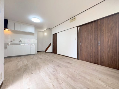 【居間・リビング】 | 豊中市大黒町3丁目貸家