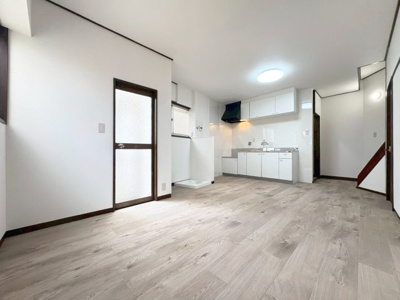 【居間・リビング】 | 豊中市大黒町3丁目貸家