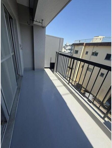 服部コーポのバルコニー|落ち着いた時間を過ごせるバルコニーです