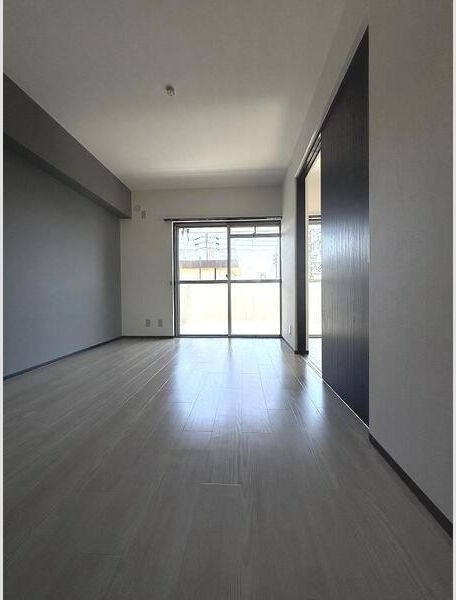 服部コーポの寝室|使い勝手のいい寝室です