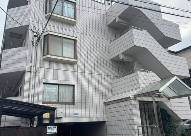 【外観】 | ダイホ―プラザ相模原 | 景色重視でお家選ぶをするとスーパーが遠い！学校が遠い！など生活をするうえで利便性で困ることもあります。まず一度現地を見学する際に、周辺の施設などがあるかを確認し、暮らし始めた後のことを想像しましょう。