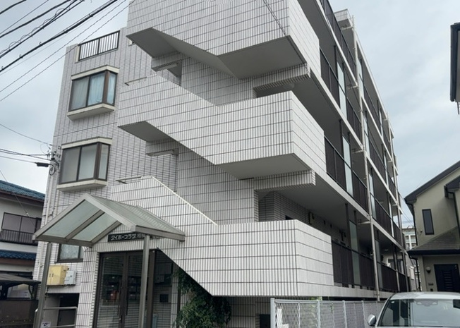【構造・工法・仕様】 | ダイホ―プラザ相模原 | ＲＣ造、Reinforced Concreteは直訳すると補強されたコンクリートです。主に柱や梁・床・壁が鉄筋とコンクリートで構成おり、鉄筋を組んだ型枠にコンクリートを流し込んで固めたものを指します。