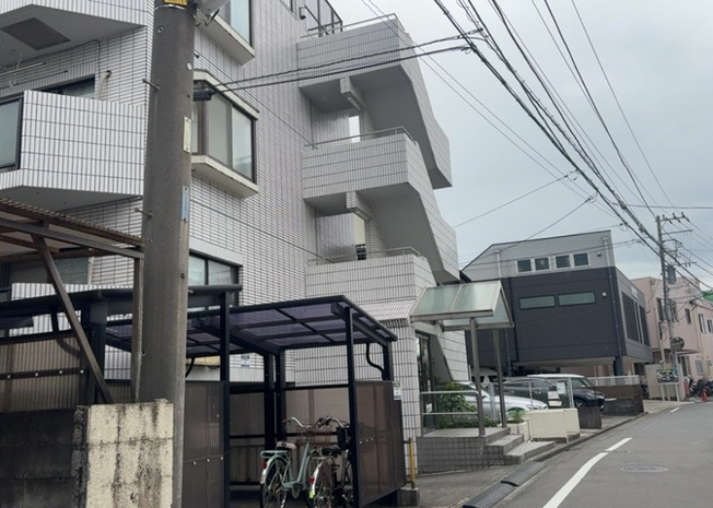 【外観】 | ダイホ―プラザ相模原 | 隣家の土地はどうなっているのか、生活利便施設が近くにあるのか、学校まで近いかなど、お客様のライフスタイルにあわせたイメージが重要です。また、近くにあると困る施設が近くにないかも確認するといいでしょう。