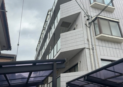 【バルコニー】 | ダイホ―プラザ相模原 | 一般的なバルコニーは、奥行1.5ｍ程ですが、ワイルドバルコニーは2ｍまで広がっています。そのため洗濯物の間隔をあけ干すことができ、乾きやすいというメリットや、ガーデニングが楽しめる等の特徴があります。