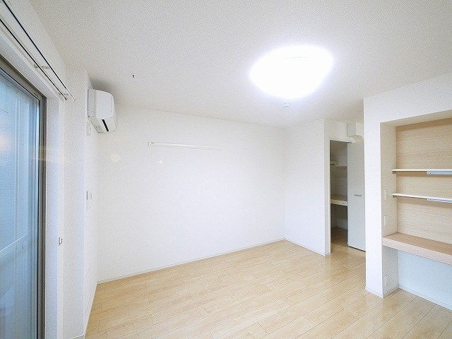 ＳａｖｏｒｙＲｅｓｉｄｅｎｃｅの洋室|落ち着いた色調の洋室です