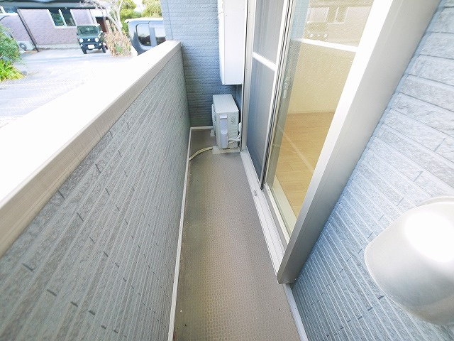 ＳａｖｏｒｙＲｅｓｉｄｅｎｃｅのバルコニー|外からの目が気にならないバルコニーで洗濯物が干せます