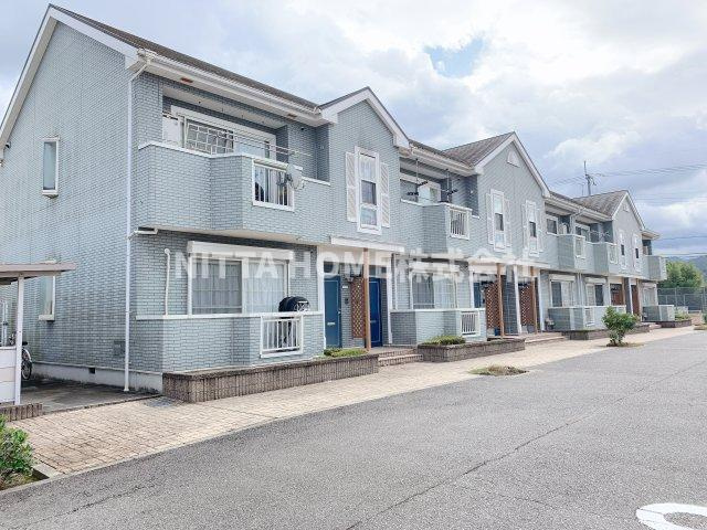 丹波篠山市西岡屋のアパートの外観|室内収納たっぷり◎電子キーを採用しています＊