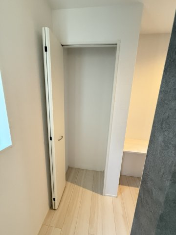グラファーレ前橋市南町４期　新築戸建ての収納|スタディーコーナーにも便利な収納スペースご用意しています。